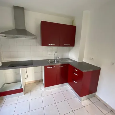 Image 4 - Décines-Charpieu, Rhône, France - Apartment for rent