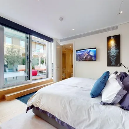 Image 2 - Apple, 94 Lillie Road, London, SW6 7SR, United Kingdom - Apartment for rent