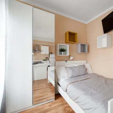 Image 1 - Via Isaac Newton, 20148 Milan MI, Italy - Apartment for rent