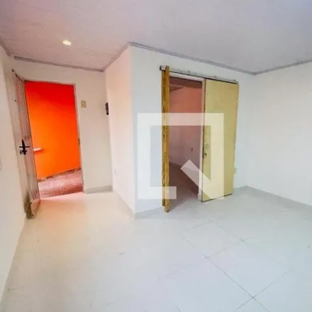 Rent this 1 bed house on Escola Municipal Expedicionário Aquino de Araújo in Rua Jornalista Manoel Valadão de Paiva Neto, Vila São Luiz