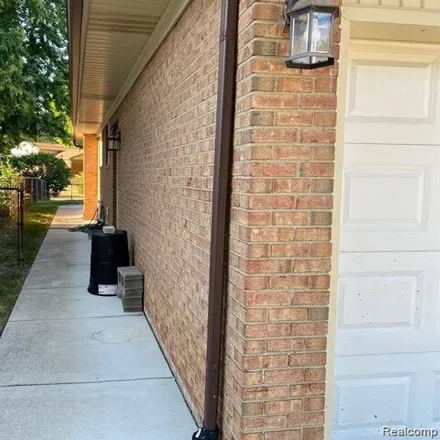 Image 3 - 13453 Montego Drive, Sterling Heights, MI 48312, USA - House for rent