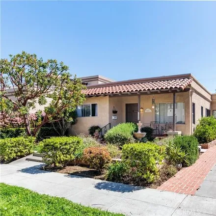 Buy this 4 bed house on 204 Miramar Avenue in Long Beach, CA 90803