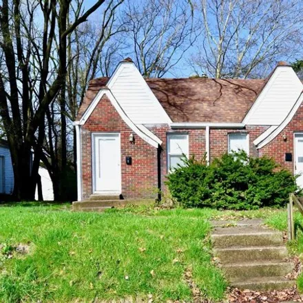 Buy this studio house on 1464 North Gladstone Avenue in Indianapolis, IN 46201