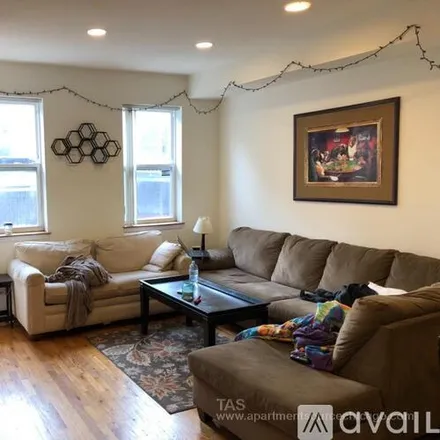 Image 1 - 1254 N Greenview Ave, Unit CH - Apartment for rent
