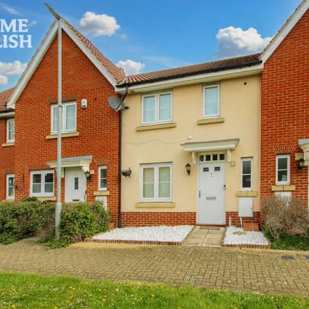 Buy this 3 bed townhouse on Abbey Walk in Basildon, SS15 5NN