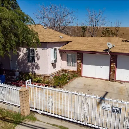 Image 5 - 10218 Vena Avenue, Los Angeles, CA 91331, USA - Duplex for sale