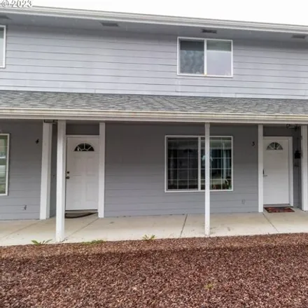 Buy this 2 bed condo on 806 12th Street Bike Path in Florence, OR 97439