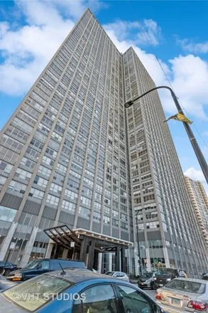 Image 2 - Park Place Tower, 655-665 West Irving Park Road, Chicago, IL 60613, USA - Condo for sale
