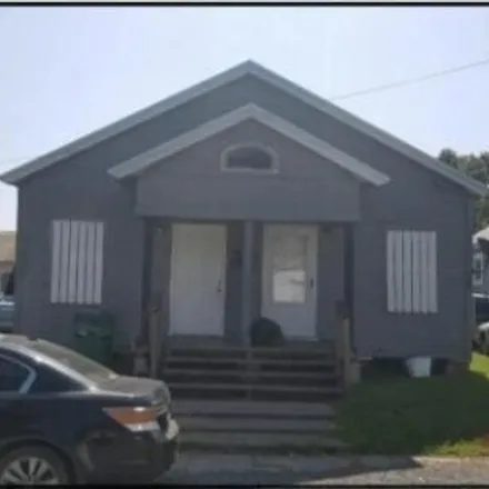 Buy this studio house on 400 Rue Hawthorne in Abbeville, LA 70510