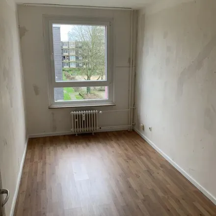 Rent this 3 bed apartment on Brandenburger Allee 30 in 40789 Monheim am Rhein, Germany