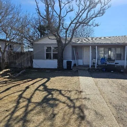 Buy this 3 bed house on 726 East Tulane Street in Lubbock, TX 79403