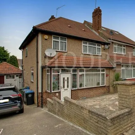 Buy this 3 bed duplex on Paddock Road in London, NW2 7DH