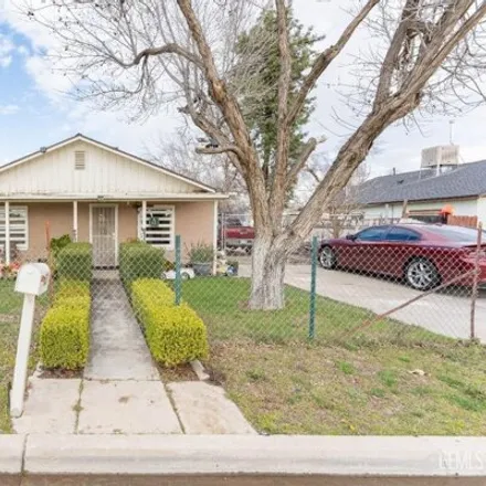 Buy this 2 bed house on 338 Wilson Road in Bakersfield, CA 93307