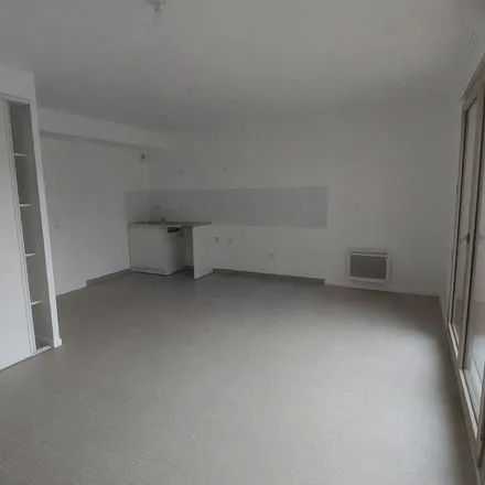 Rent this 2 bed apartment on 2 Allée des Moulins in 60440 Nanteuil-le-Haudouin, France