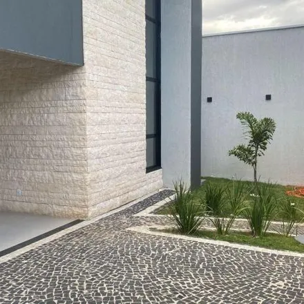 Buy this 3 bed house on Avenida Jaime Câmara in Ipiranga, Goiânia - GO