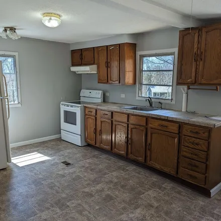 Rent this 4 bed apartment on 264 McCall Road in Lebanon, Southeastern Connecticut Planning Region