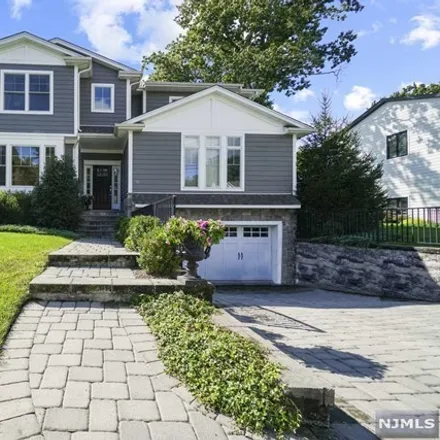 Buy this 5 bed house on 89 Heatherhill Road in Cresskill, Bergen County