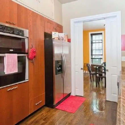 Image 4 - 591 Walton Avenue, New York, NY 10451, USA - Townhouse for rent