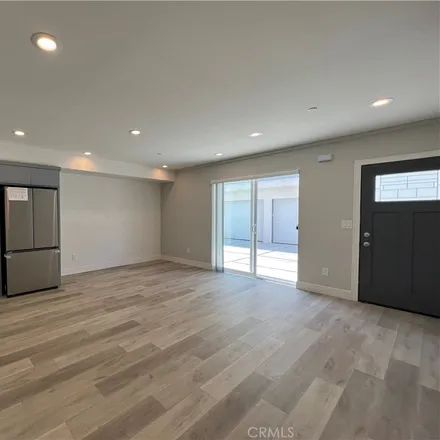 Image 6 - 2727 La Brea Avenue, Los Angeles, CA 90016, USA - Apartment for rent