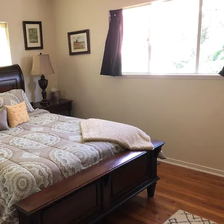 Rent this 2 bed house on Roseville in California, USA