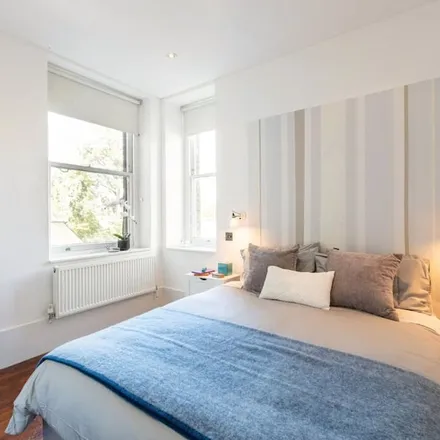 Rent this 2 bed apartment on London in W6 9DE, United Kingdom