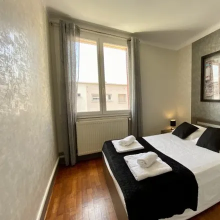 Image 3 - Lyon, Gerland, ARA, FR - Apartment for rent