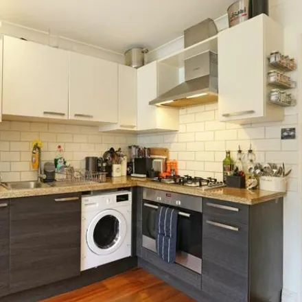 Image 5 - Brockley Rise, Honor Oak Park, London, SE23 1DZ, United Kingdom - Apartment for sale