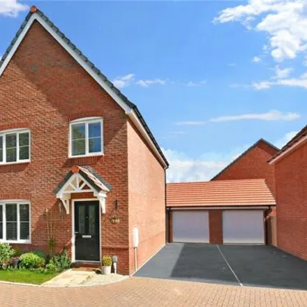 Buy this 4 bed house on 25 Linnet Grove in West Hagbourne, OX11 6HZ