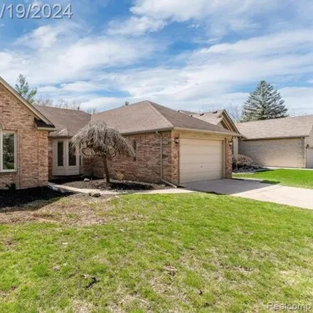 Image 2 - 14880 Hillcrest Lane, Shelby Charter Township, MI 48315, USA - House for sale