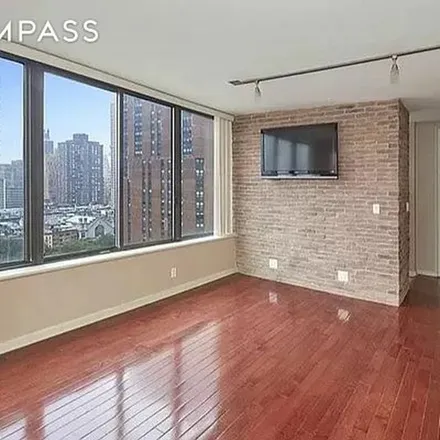 Image 6 - Waterford Condominiums, 300 East 93rd Street, New York, NY 10128, USA - Apartment for rent