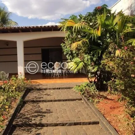 Rent this 3 bed house on Avenida Floriano Peixoto in Centro, Uberlândia - MG