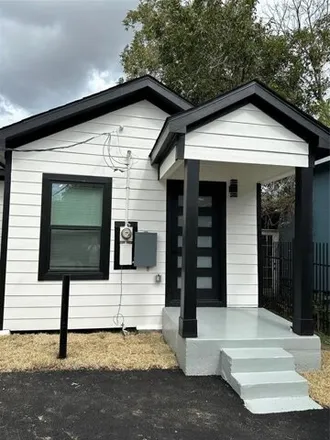 Rent this 1 bed house on 7011 Avenue P in Houston, TX 77011