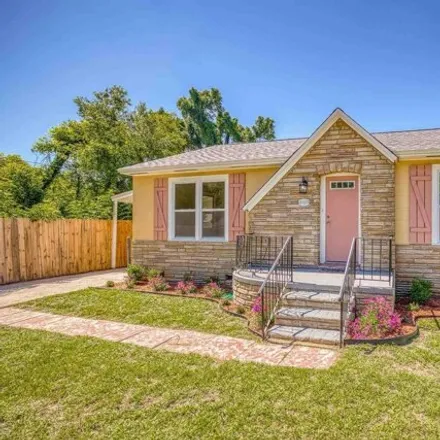 Buy this studio house on 3157 West Lloyd Street in Brownsville, Escambia County