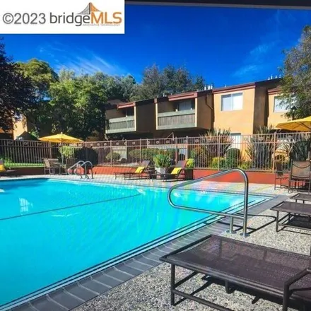 Image 2 - 509 Poplar Avenue, Millbrae, CA 94030, USA - Apartment for rent