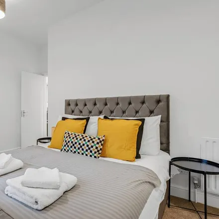 Image 6 - London, N1 3LQ, United Kingdom - Apartment for rent
