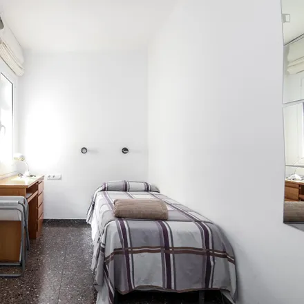 Rent this 3 bed room on Carrer de Nàpols in 171, 08013 Barcelona