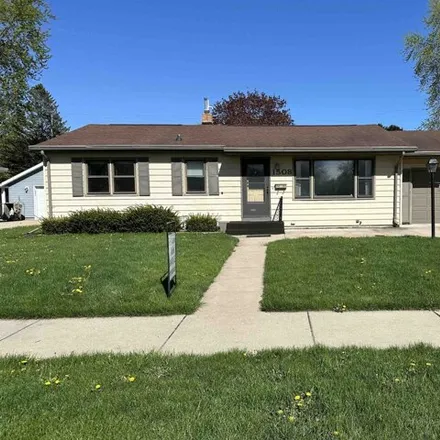Buy this 3 bed house on 1536 North Lexington Drive in Janesville, WI 53545