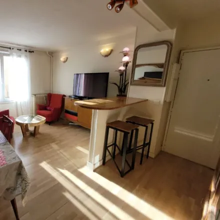Rent this 2 bed apartment on 23 Rue de la Somme in 94400 Vitry-sur-Seine, France