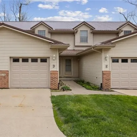 Buy this 2 bed house on 215 Shelley Lane Northwest in Cedar Rapids, IA 52405