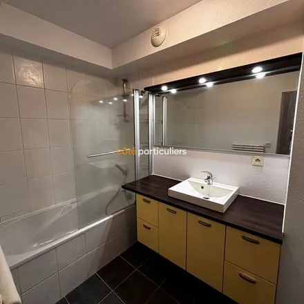 Rent this 3 bed apartment on Croix de Royat in Place Jean Cohendy, 63130 Royat