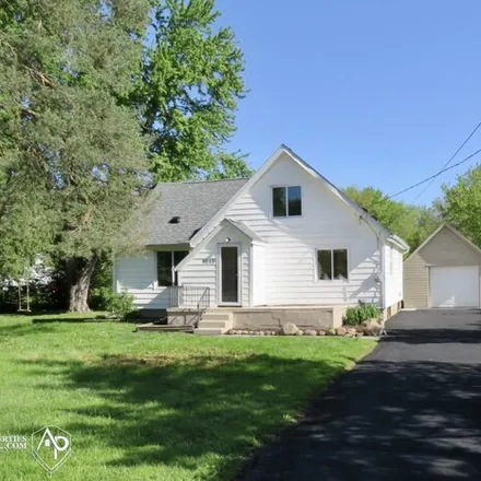 Buy this 3 bed house on 6117 Nelson Court in Burton, MI 48519