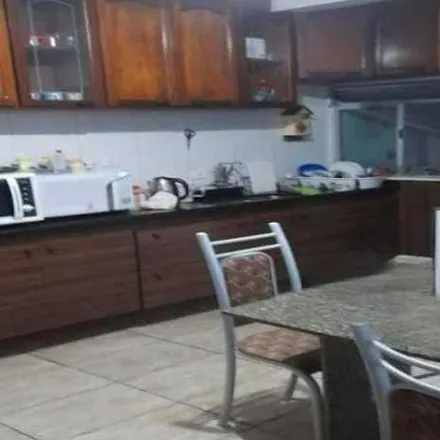 Rent this 3 bed house on Creche Jardim D' Abril in Rua Professora Raphaela Gomes Afonso, Adalgisa