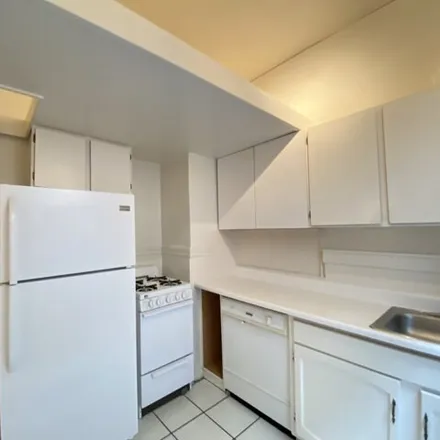 Rent this studio apartment on 1739 Pine Street in San Francisco, CA 94164