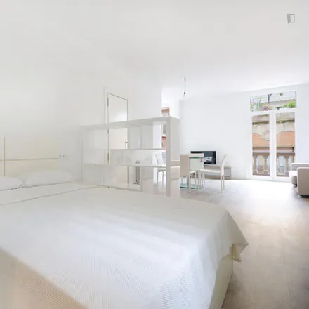 Rent this studio apartment on Carrer de Muntaner in 545, 08001 Barcelona