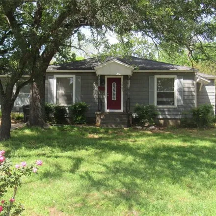 Buy this 3 bed house on 1523 West Day Street in Denison, TX 75020