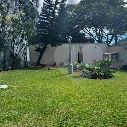 Buy this 3 bed apartment on Rua Araribóia in Centro de Vila Velha, Vila Velha - ES