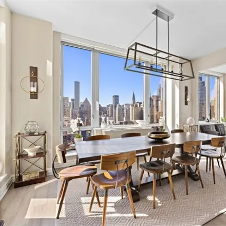 Image 3 - Bridge Tower Place, East 61st Street, New York, NY 10021, USA - Condo for sale