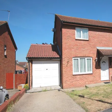 Rent this 3 bed house on Pebmarsh Drive in Wickford, SS12 9AU