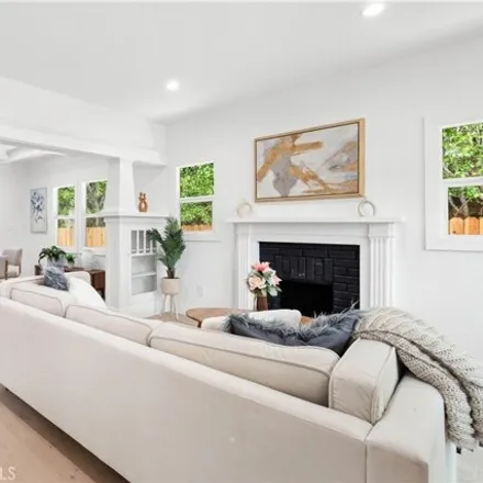 Image 6 - 3474 Plata Street, Los Angeles, CA 90026, USA - House for sale