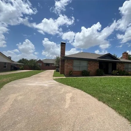 Rent this 2 bed house on 7041 Crosstimbers Ln in North Richland Hills, Texas